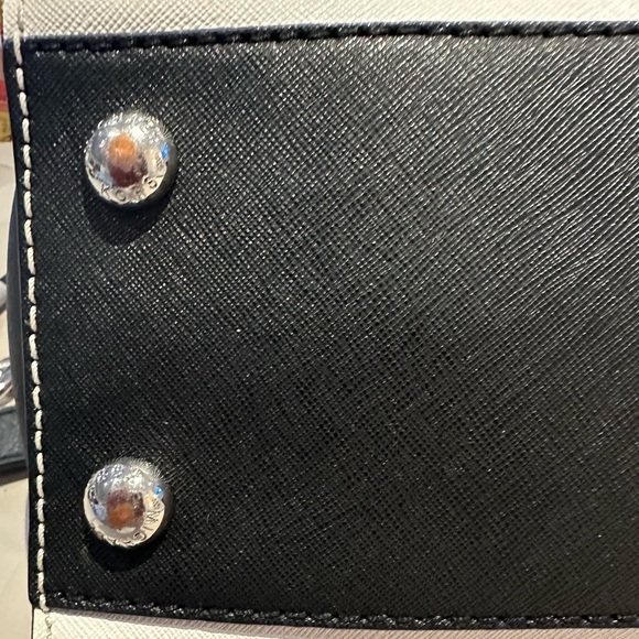 Stylish Black and White Satchel - Picture 7 of 16